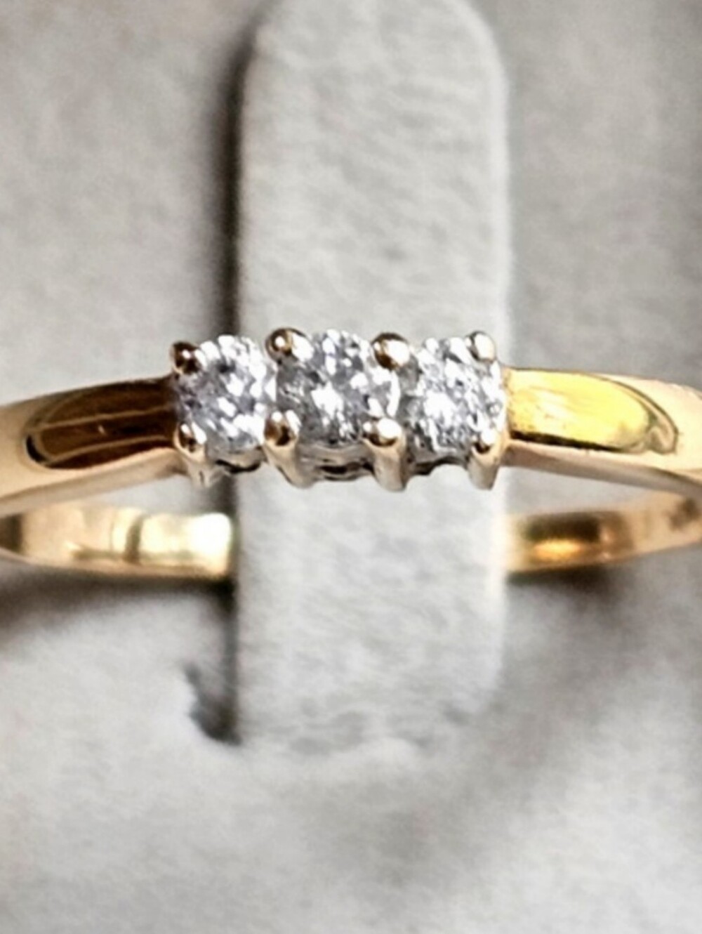 14k Gold 3 Diamond Vintage Past Present & Future Ring